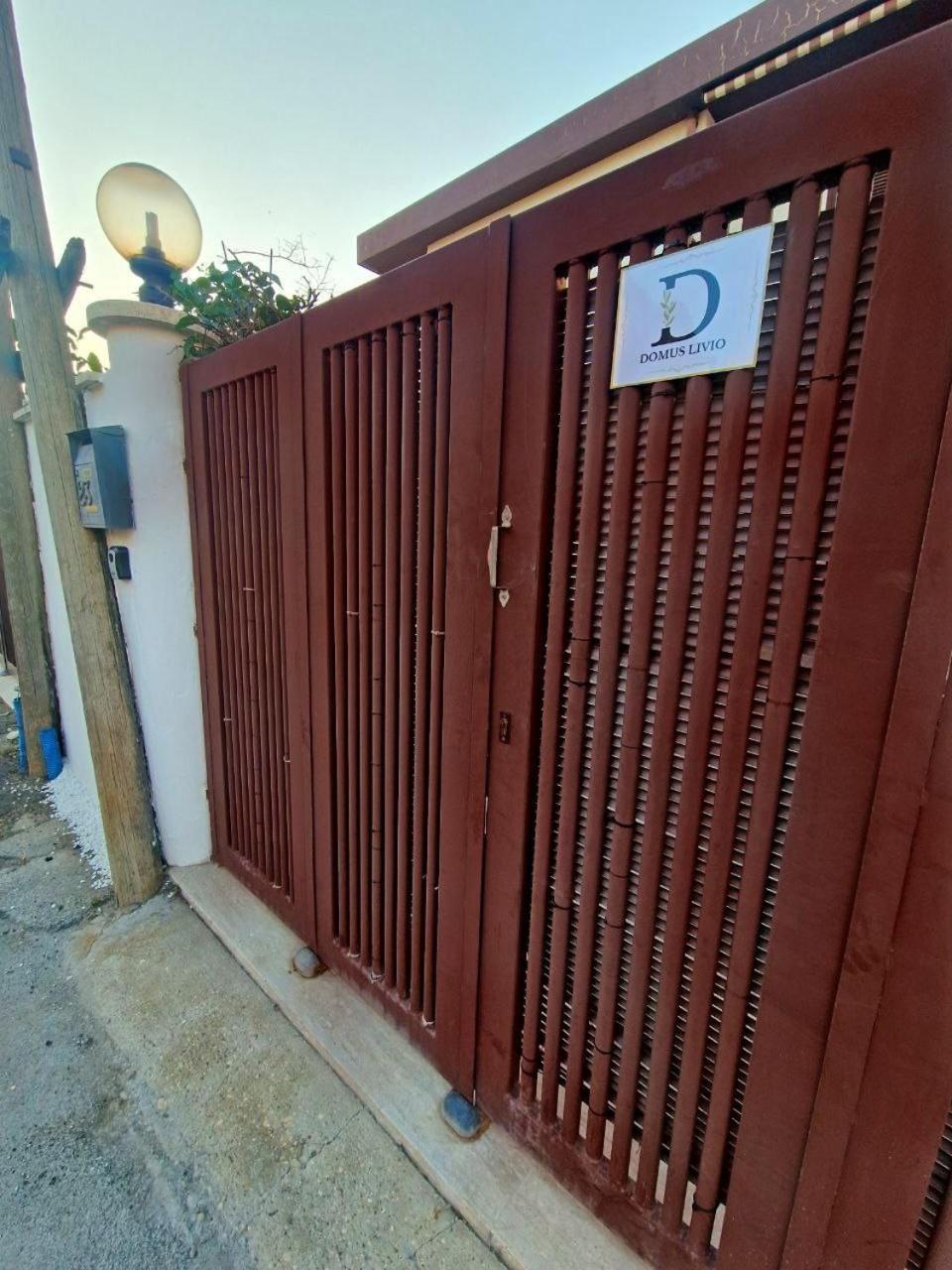 Domus Livio, 7 Min Fco Airport, Free Wifi, Garden Apartment, 2 Tv Hd 피우미치노 외부 사진